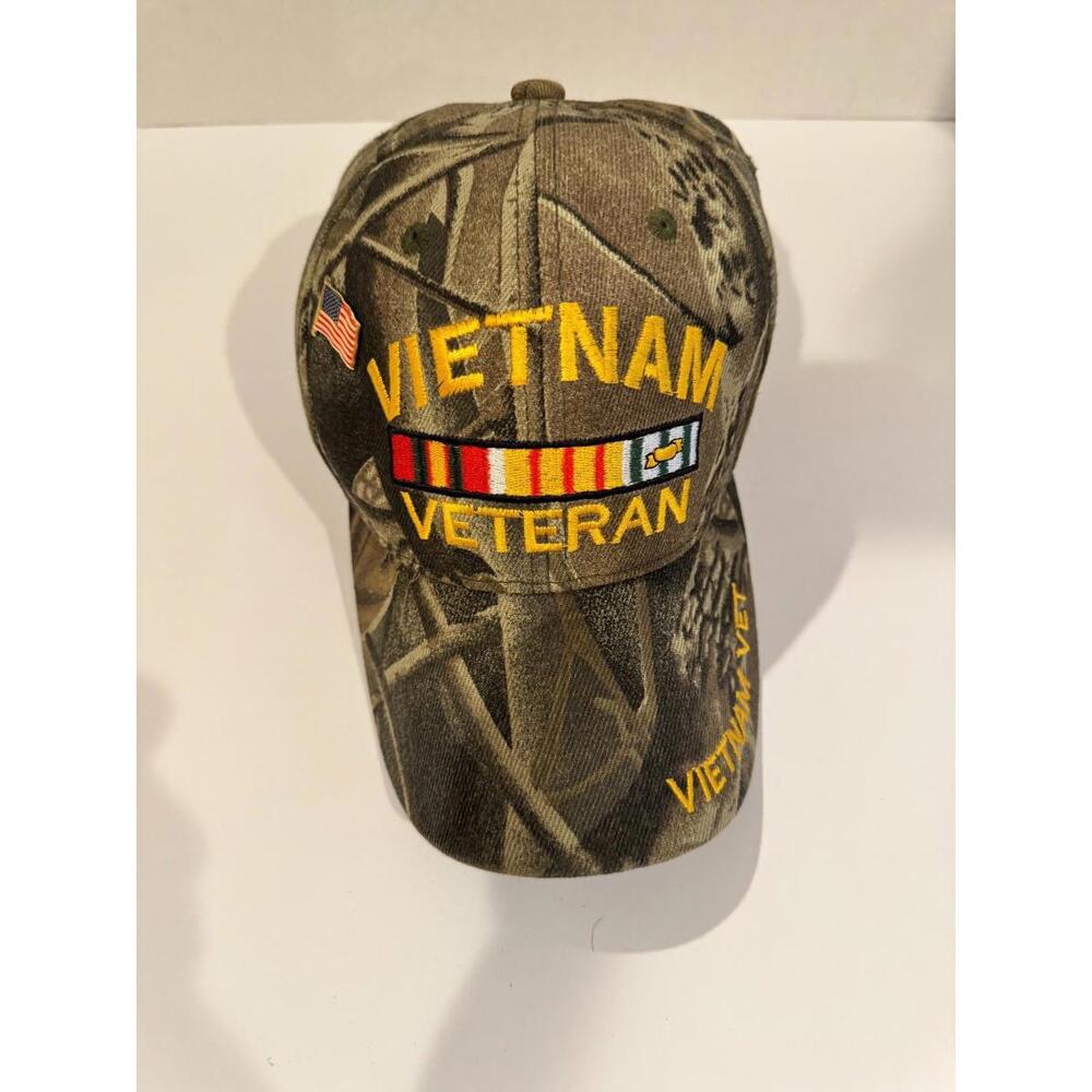 Vietnam Veteran Baseball Cap Hat Camouflage with American Flag Pin